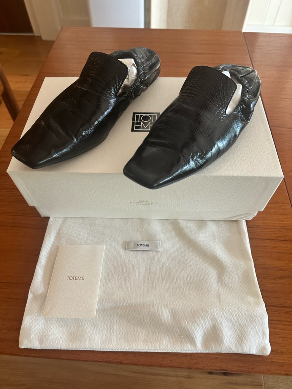 TOTEME Nero Patent Black Leather Square-Toe Slip-On Shoes size 38.